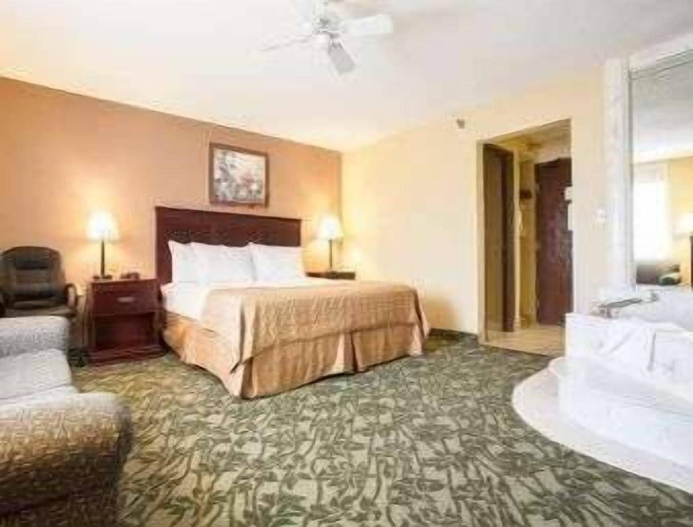 Baymont By Wyndham Battle Creek/I-94 Hotel Bagian luar foto