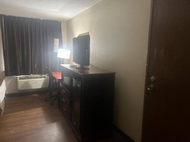 Baymont By Wyndham Battle Creek/I-94 Hotel Bagian luar foto
